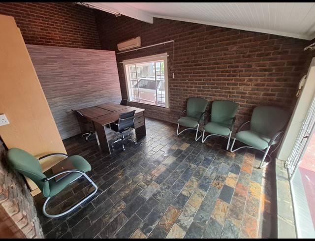 1 BEDROOM FLAT TO LET IN SINOVILLE